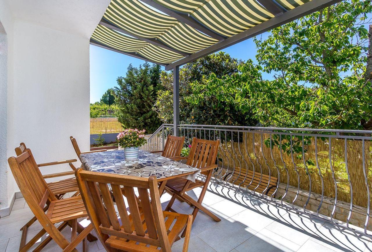Neu Renovierte Ferienwohnung Mit Klima, Wlan, Terrasse Und Grill Пула Экстерьер фото