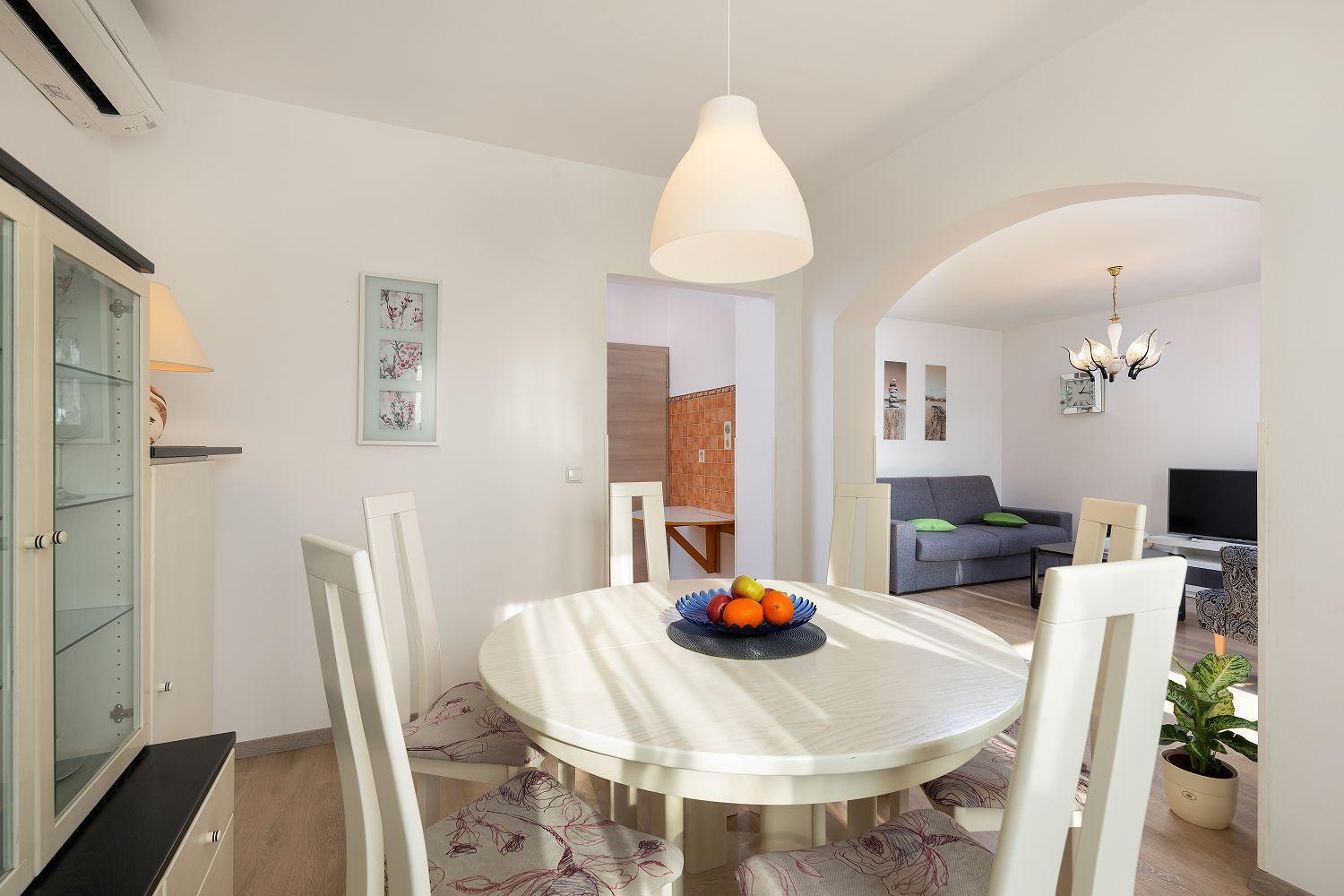 Neu Renovierte Ferienwohnung Mit Klima, Wlan, Terrasse Und Grill Пула Экстерьер фото